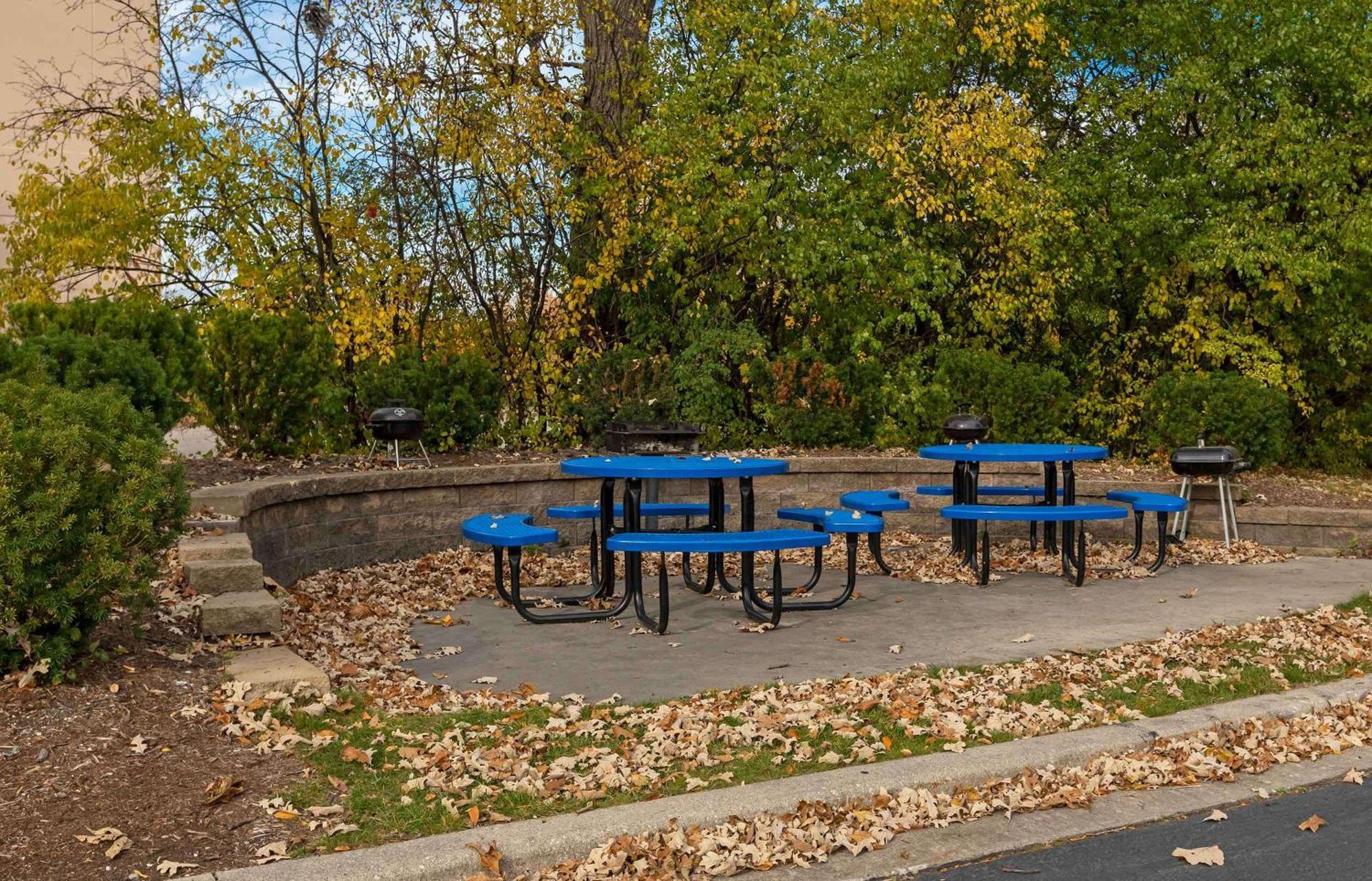 Extended Stay America Select Suites - Milwaukee - Waukesha Exterior foto