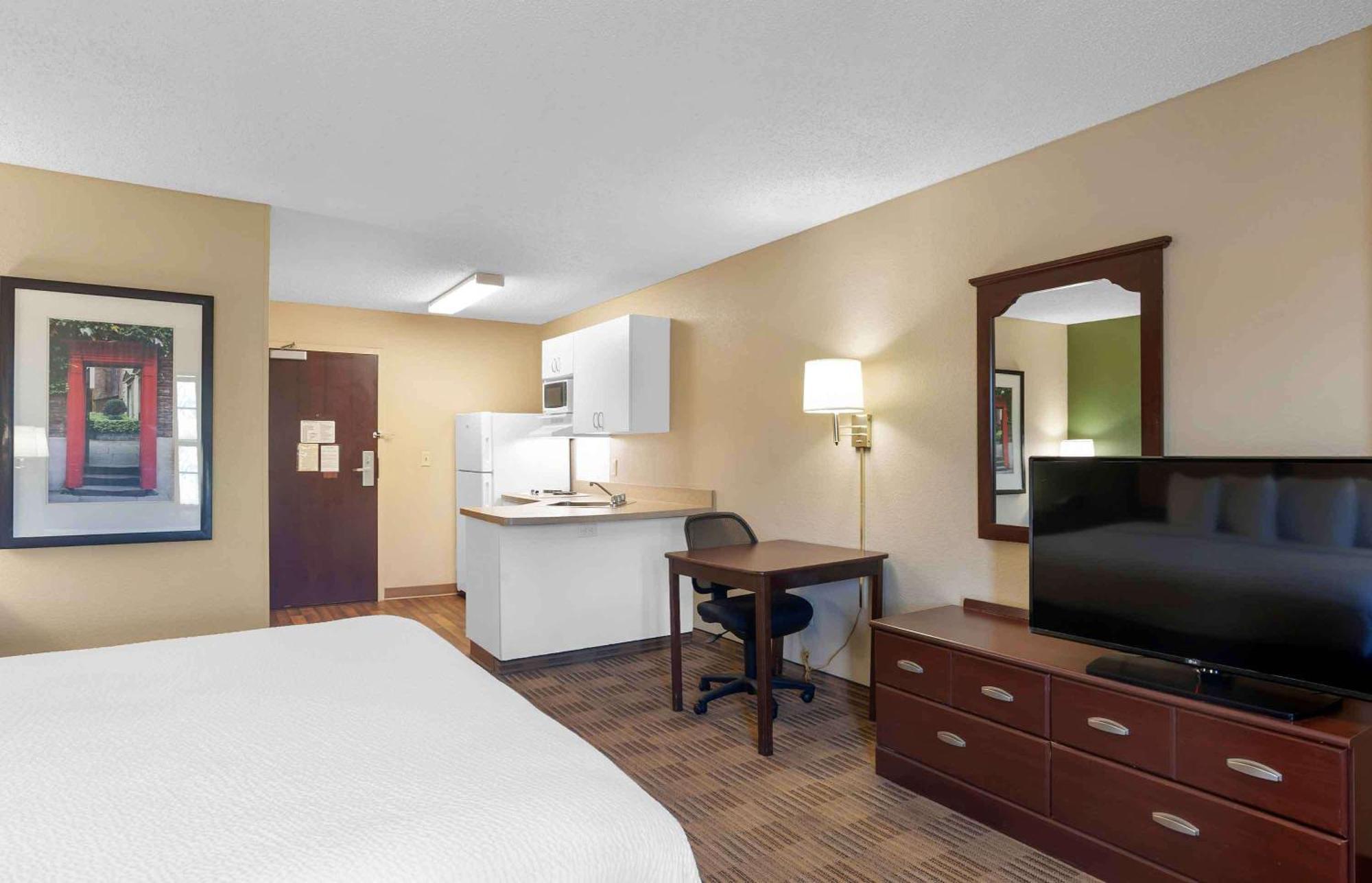 Extended Stay America Select Suites - Milwaukee - Waukesha Exterior foto