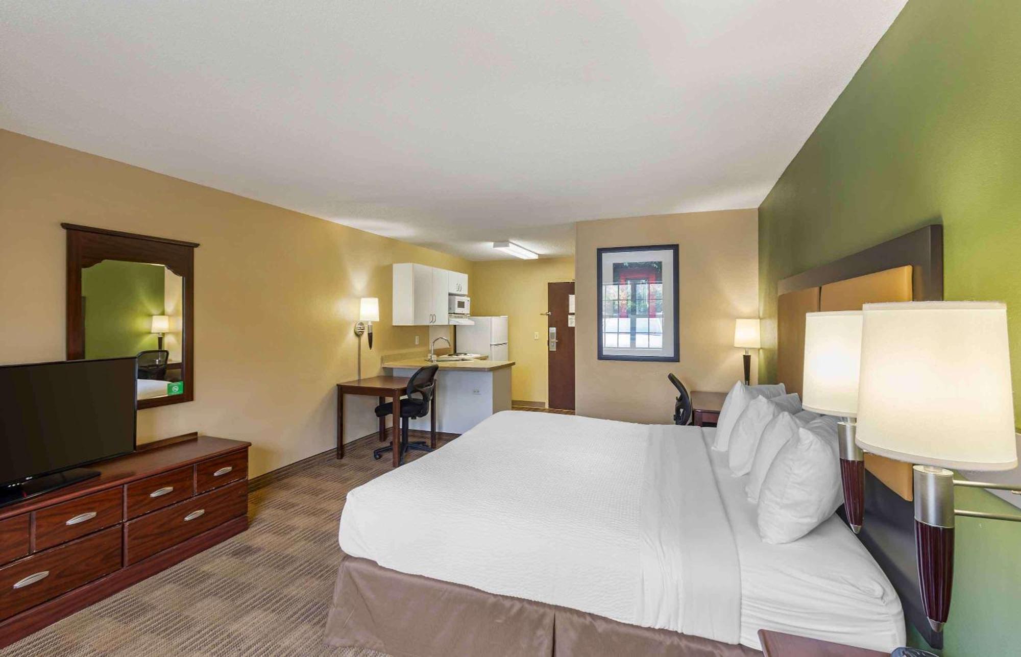 Extended Stay America Select Suites - Milwaukee - Waukesha Exterior foto