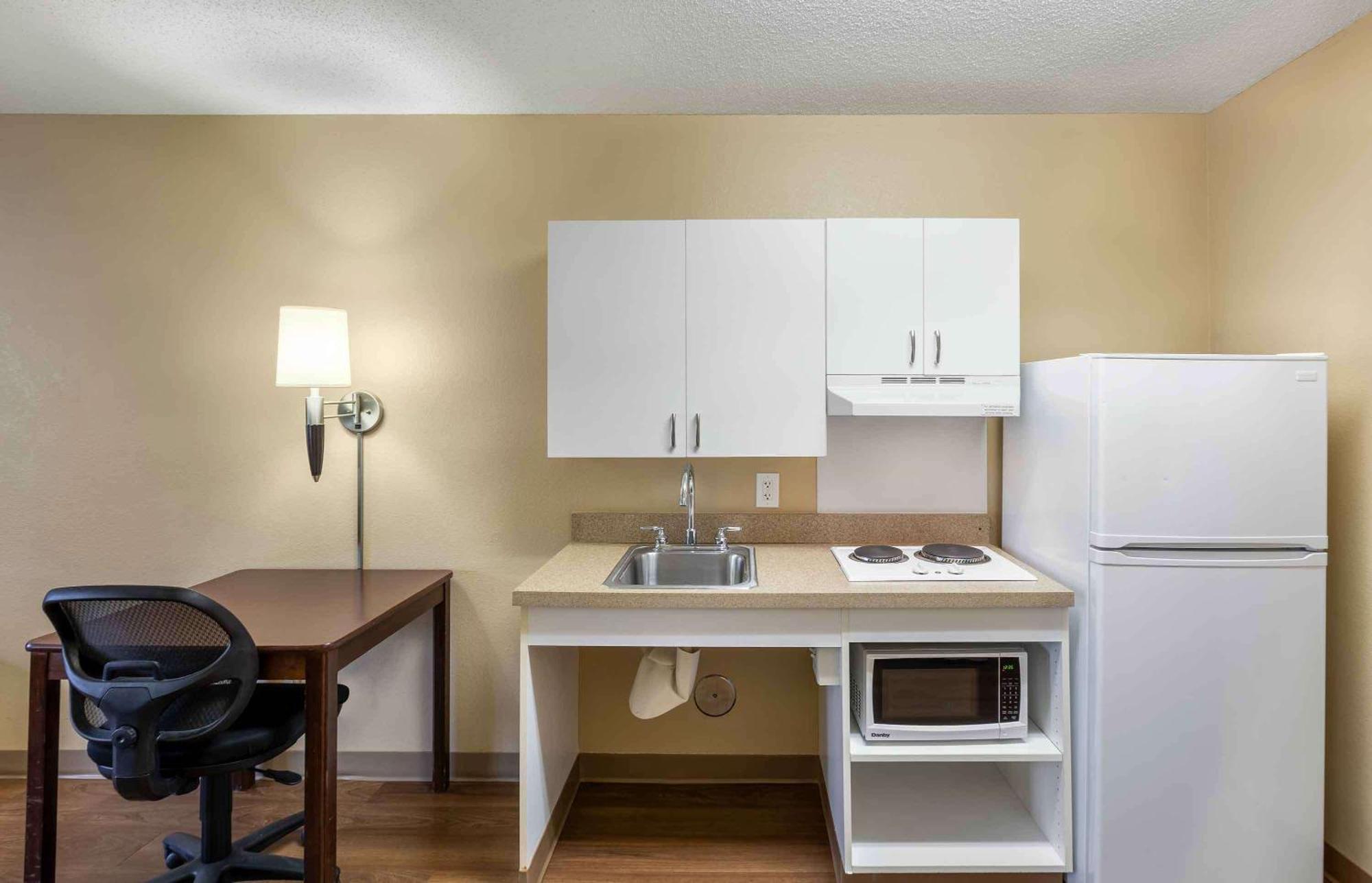Extended Stay America Select Suites - Milwaukee - Waukesha Exterior foto