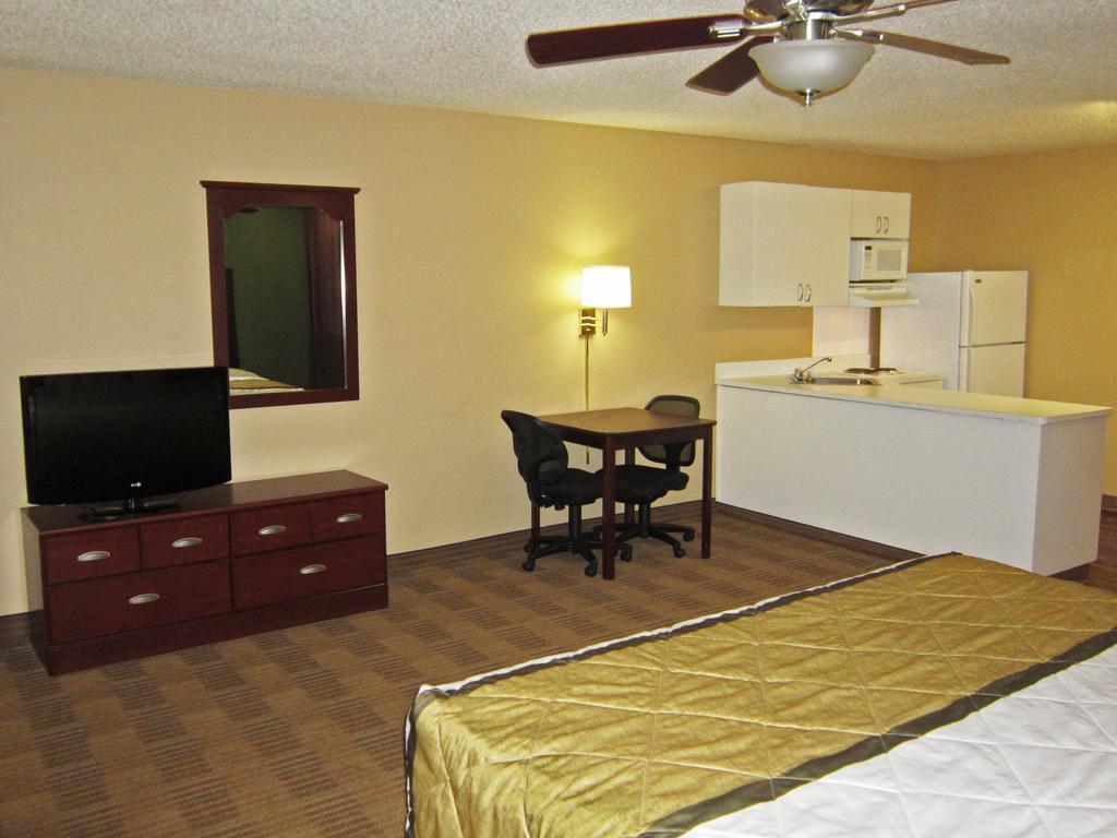 Extended Stay America Select Suites - Milwaukee - Waukesha Exterior foto